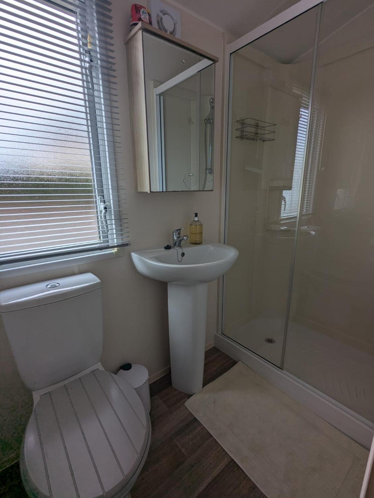 Lovely Bright And Airy Caravan On The 5 Star Shorefield Country Park Entertainment Passes Included Милфорд-он-Си Экстерьер фото
